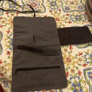 David Yurman Men’s jewelry travel pouch